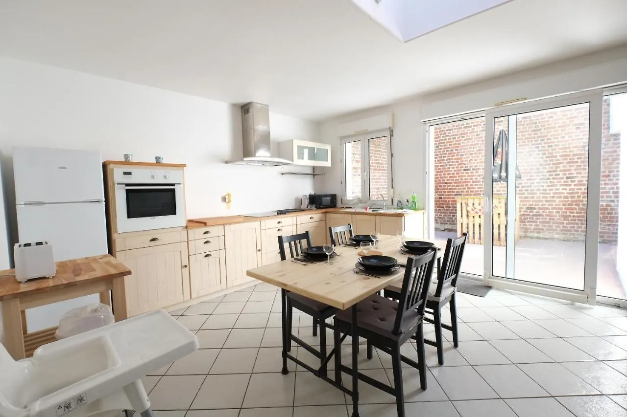 Escale De 80 M2 Avec Cour Et Parking Apartment Lille France